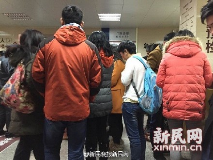 上海新年夜发生踩踏致35人死亡