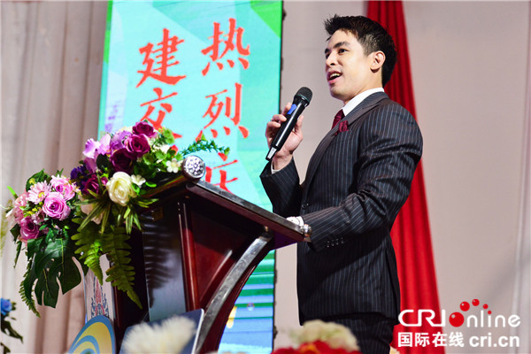 【地球村里的年轻人】泰国华语知名主持人纳塔蓬：每个国家的年轻人都应该了解中国这个世界发展不可或缺的重要推动力量_fororder_1