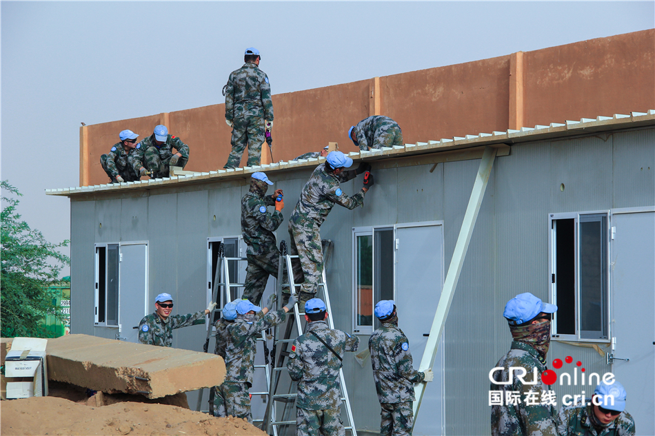 中国军队参加联合国维和行动30年之二：忠诚使命_fororder_2-10.JPG