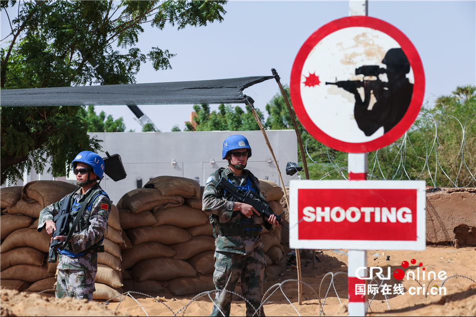 中国军队参加联合国维和行动30年之二：忠诚使命_fororder_2-21