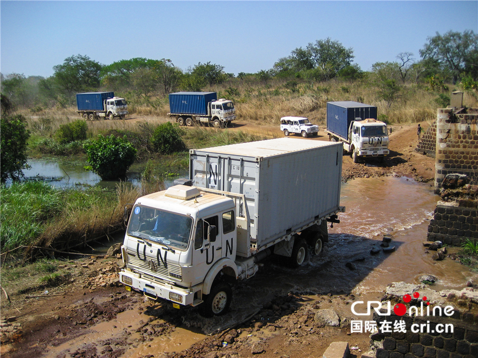 中国军队参加联合国维和行动30年之二：忠诚使命_fororder_2-12