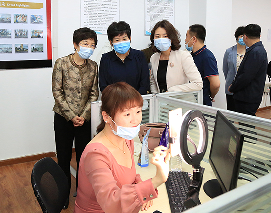 【B】【吉02】全国妇联书记处书记章冬梅一行到延吉市调研