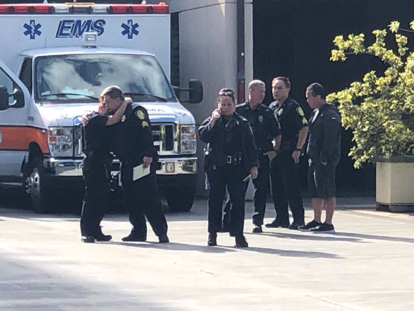 美国夏威夷突发枪击至少2名警察身亡 嫌犯或因与房东产生纠纷