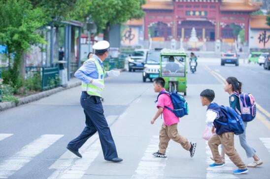 连云港灌云一名辅警“微信运动”晒出的担当