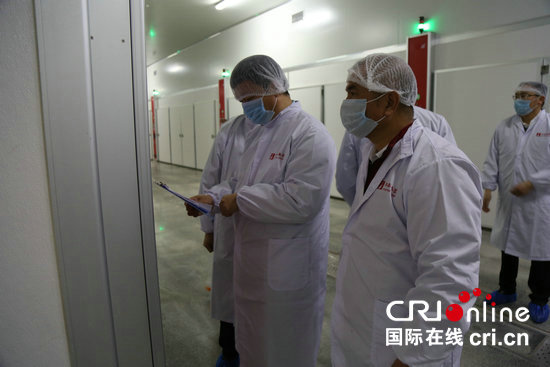 【企业-图片（页面标题：华英无疫小区通过国家验收）】华英无疫小区通过国家验收 养殖发展迈上新台阶