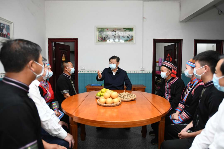 从“半条被子”到“幸福路子”，习近平谈共产党不变的为民本色