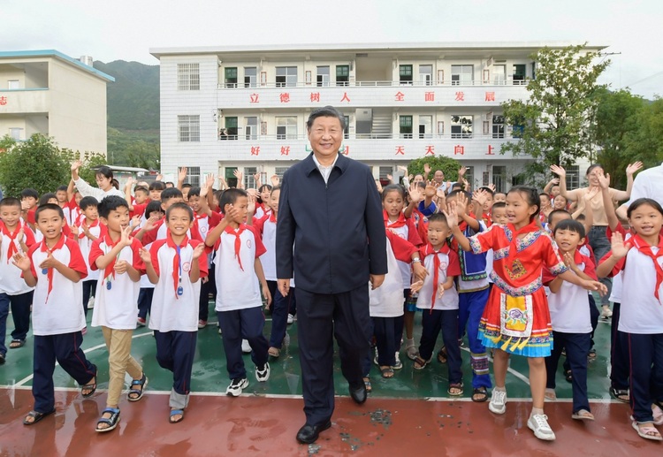 从“半条被子”到“幸福路子”，习近平谈共产党不变的为民本色