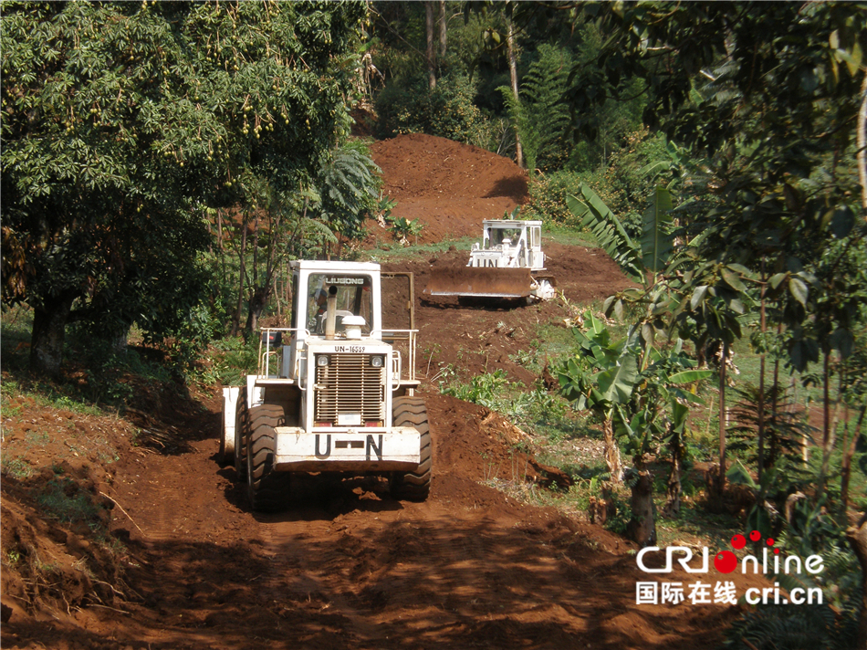 中国军队参加联合国维和行动30年之二：忠诚使命_fororder_2-4.JPG