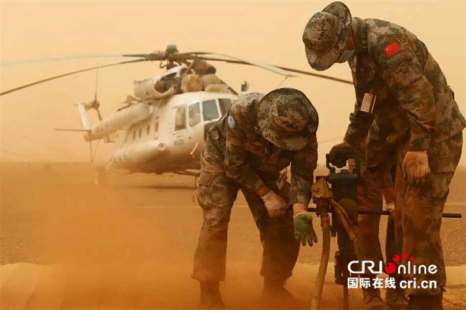 中国军队参加联合国维和行动30年之二：忠诚使命_fororder_2-8