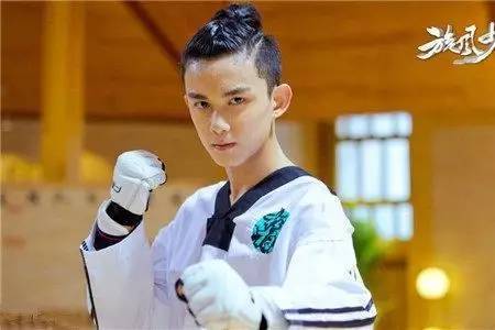 吴京之后再无打星？下个出头的该轮到29岁的他了