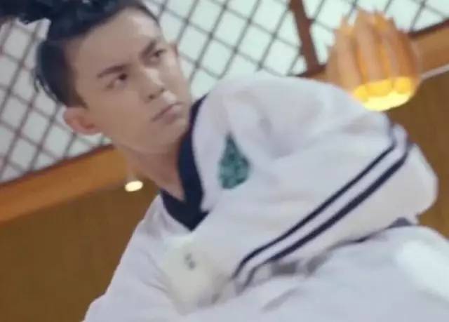吴京之后再无打星？下个出头的该轮到29岁的他了