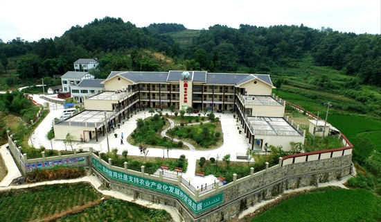 图片默认标题_fororder_红花岗区深溪镇中心敬老院外景图片.JPG
