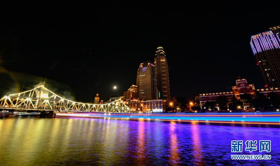 天津：海河夜景灯光璀璨