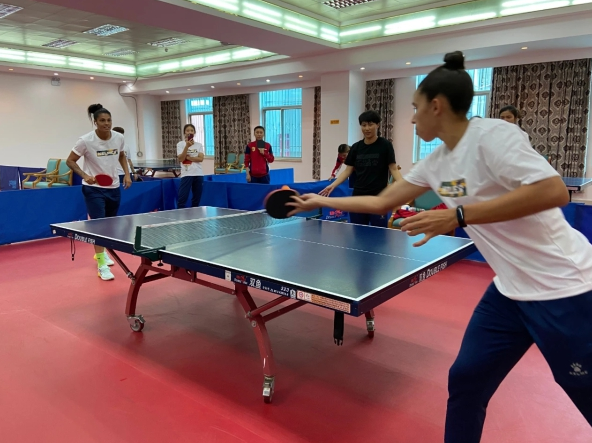 封闭比赛两个月鏖战女超联赛 长春女足为丰富球队业余生活进行乒乓球大赛
