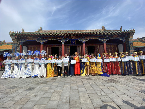秀城市文化符号 展文明旅游形象 盛京旗袍“打卡”沈阳故宫