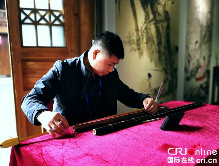 贵州玉屏：萧笛制作技艺传承人比拼“工匠精神”（组图）