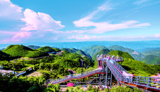 （中首）汇川:红色旅游引客来