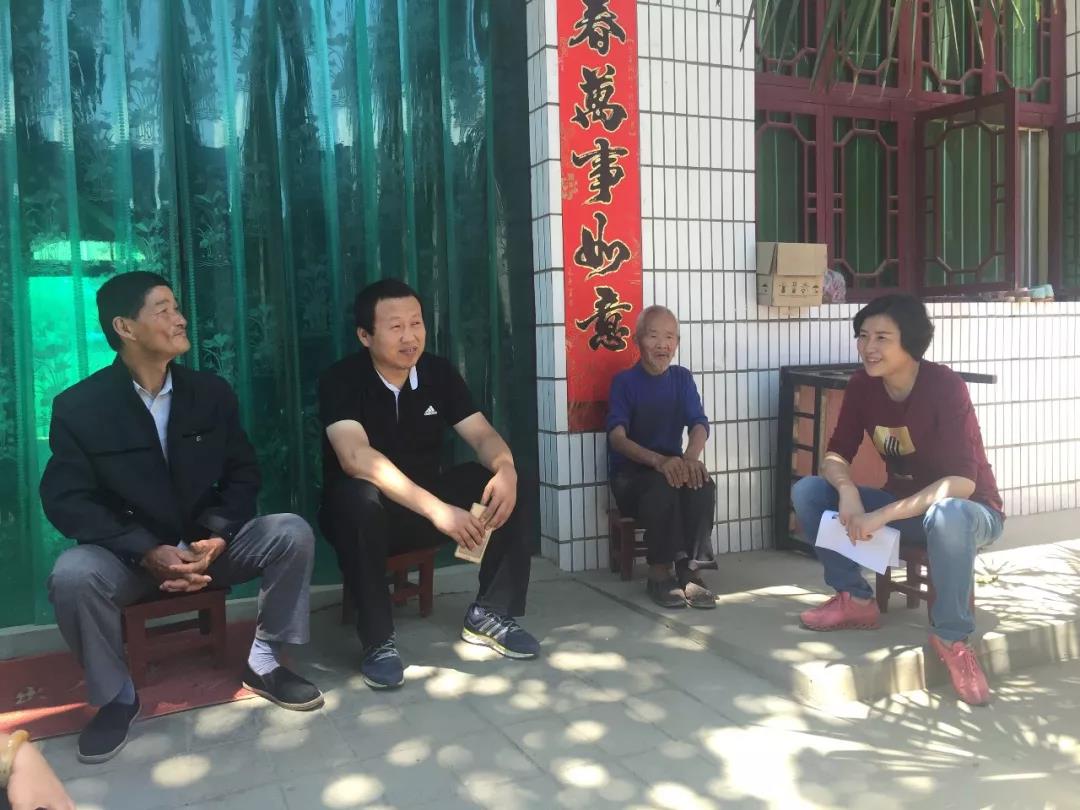 扶贫书记的一天 扶贫要心有大爱 情系民生