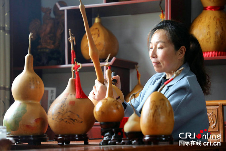 【焦点图-大图】【 移动端-焦点图】【图说1】河南宝丰：精美葫芦惹人爱