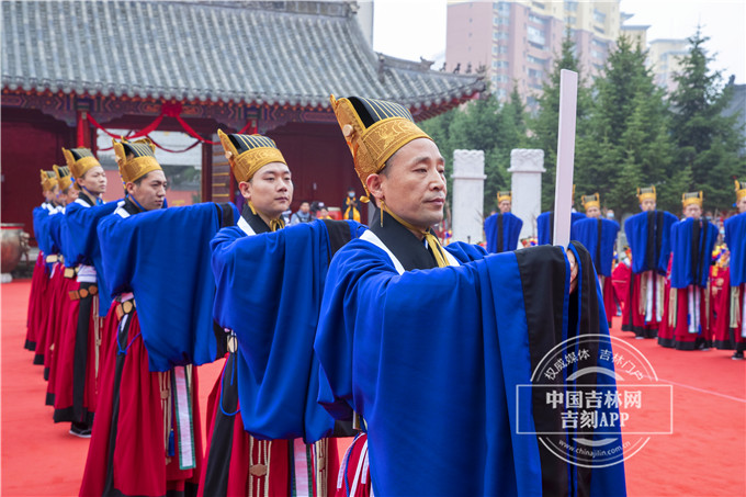 哦哦哦哦哦哦哦哦哦哦哦哦哦哦哦                             共祭先师 传新时代文明 全球同祭孔——长春文庙举办纪念孔子诞辰2571周年典礼