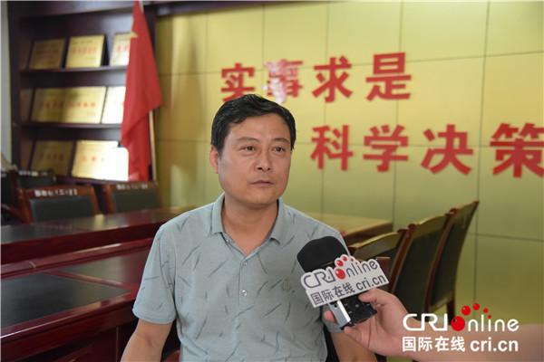 陕西渭南任炮红的脱贫记：养好奶山羊  “挤出”好日子