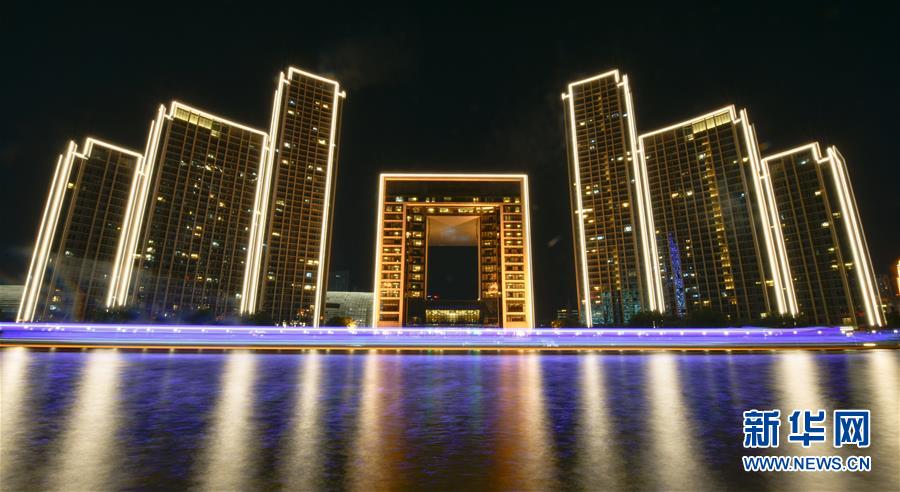 天津：海河夜景灯光璀璨
