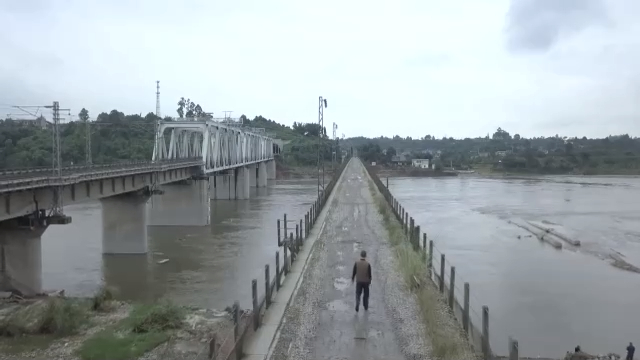 行走成昆线丨风雨成昆线 三代铁路情