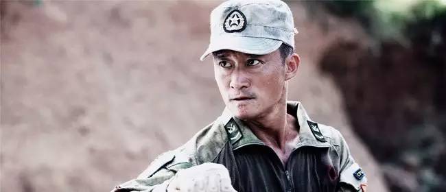 吴京 | 每天跑步8公里、600个卷腹、1000个俯卧撑…每个死磕到底的人都是一匹黑马！