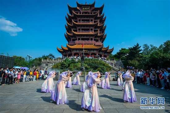 俄媒：中国疫情防控工作不松懈 抗疫成效显著_fororder_1126578915_16019975033781n_副本