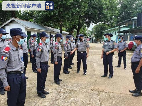 缅甸服务大选特警中感染新冠病毒人数增至近400人