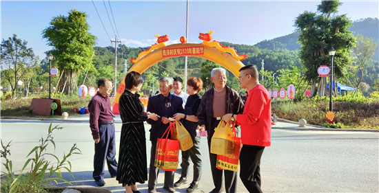 泉州市开展重阳节敬老慰问活动