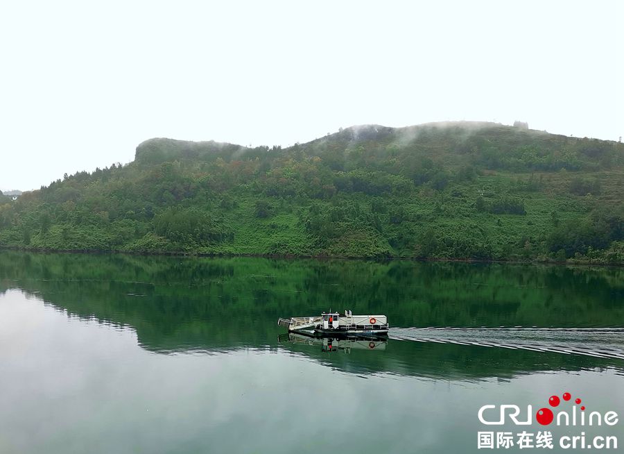 （本稿只发中文，不发英文，与英文稿有区别）贵州思南：巡逻乌江护碧水（组图）