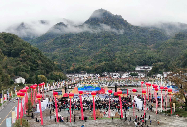 （过审）巴中：光雾山红叶观赏正当时 推出四条精品线路