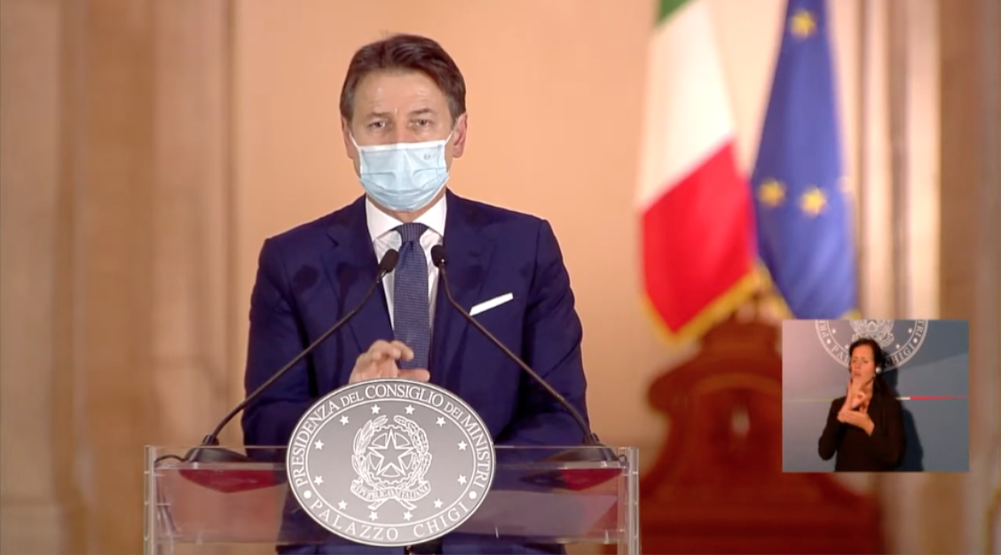 新增病例数屡创纪录 意大利升级疫情防控措施