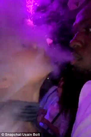 停不下来!博尔特狂欢三夜 这次全是性感女郎