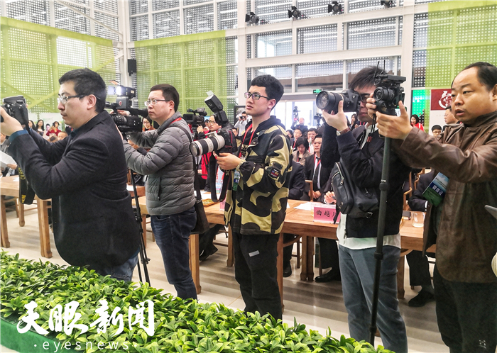 （要闻）第11届中国·贵州国际茶文化节（茶产业博览会）宣传推介暨“我有贵州半亩茶”网络名人公益活动启动