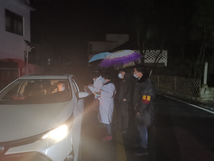 （市州）思南： 群防群控把“三关” 织密基层“防护网”