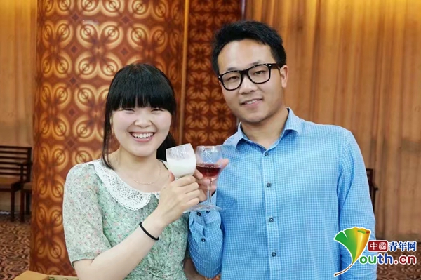 大学生毕业3年回母校办婚礼 希望学弟学妹相信爱情