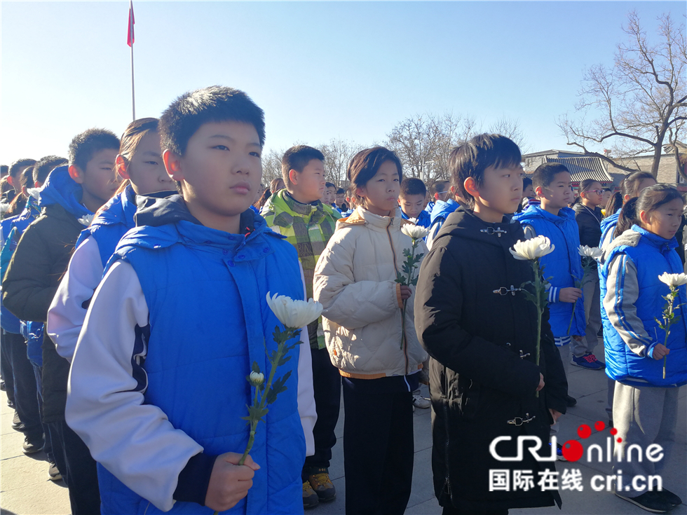 图片默认标题_fororder_社会各界参加公祭日悼念仪式1