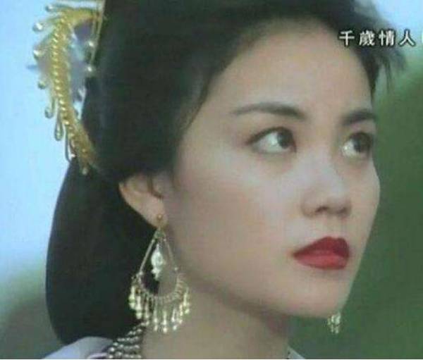 王菲24年前古装剧造型神似“白娘子”，高冷形象被毁