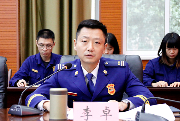 宜宾消防举行“媒体进警营”暨“打通生命通道”媒体通气会