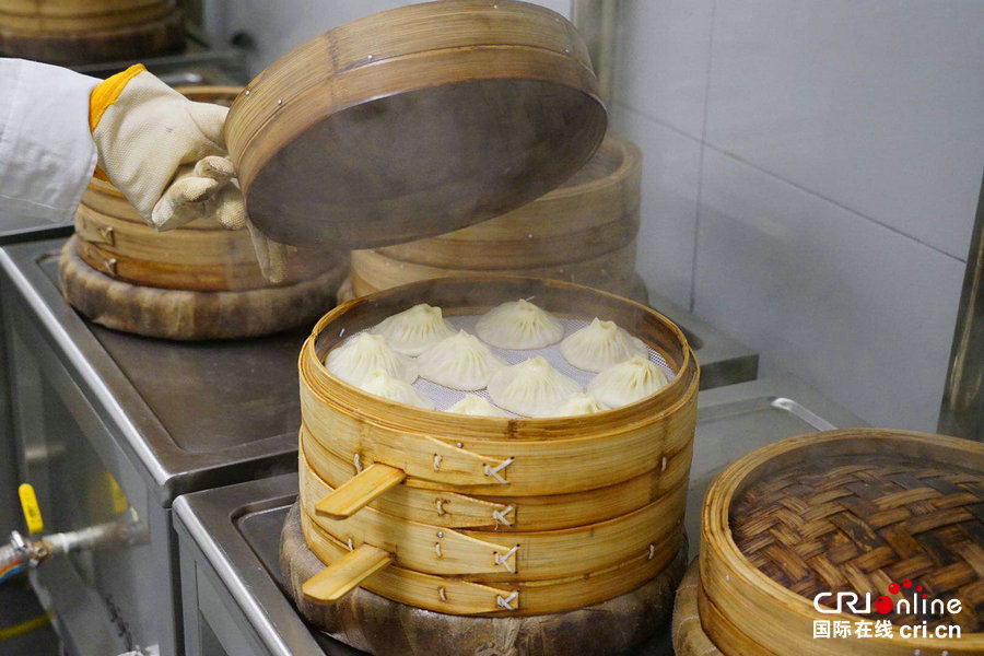 绉折确认【河南原创】《豫见国际⑳》寻味开封非遗美食灌汤包 感受古都精致饮食文化