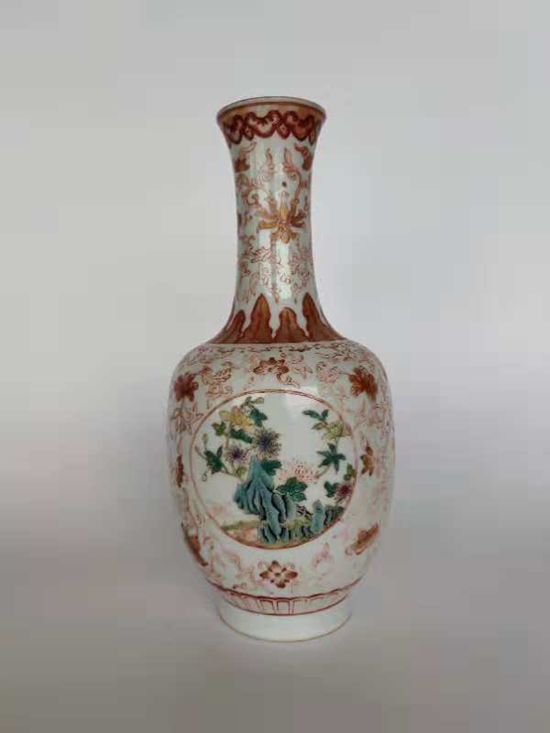 【重庆文玩艺术品专题　瓷器 右大图】大清乾隆年制洋彩开光花卉纹长颈瓶