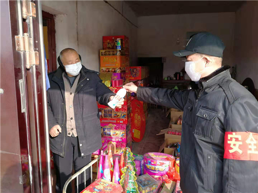 【湖北】武汉市蔡甸区人民法院驻村书记坚守一线筑牢抗疫防线