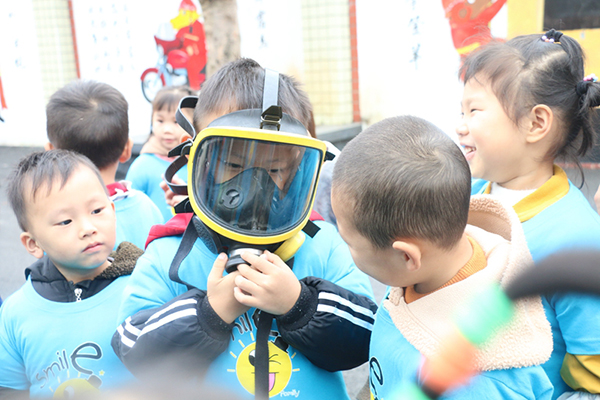 宜宾市筠连县第二幼儿园师生走进筠连县消防救援大队体验消防生活