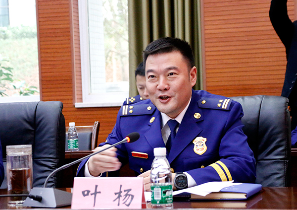 宜宾消防举行“媒体进警营”暨“打通生命通道”媒体通气会