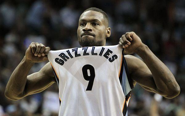 NBA官网评最佳单防球员：小卡首选贝弗利可信赖