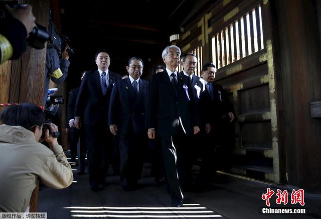 靖国神社春祭第二日 一批日本议员参拜