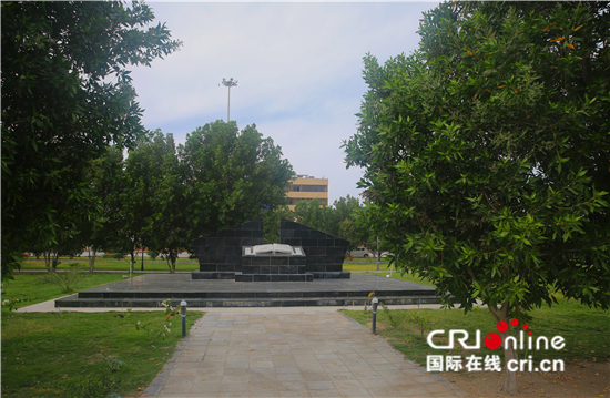 图片默认标题_fororder_瓜达尔烈士纪念碑 刘畅摄