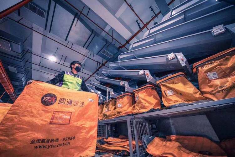 “双十一”绿色升级：百亿包裹背后的减碳行动